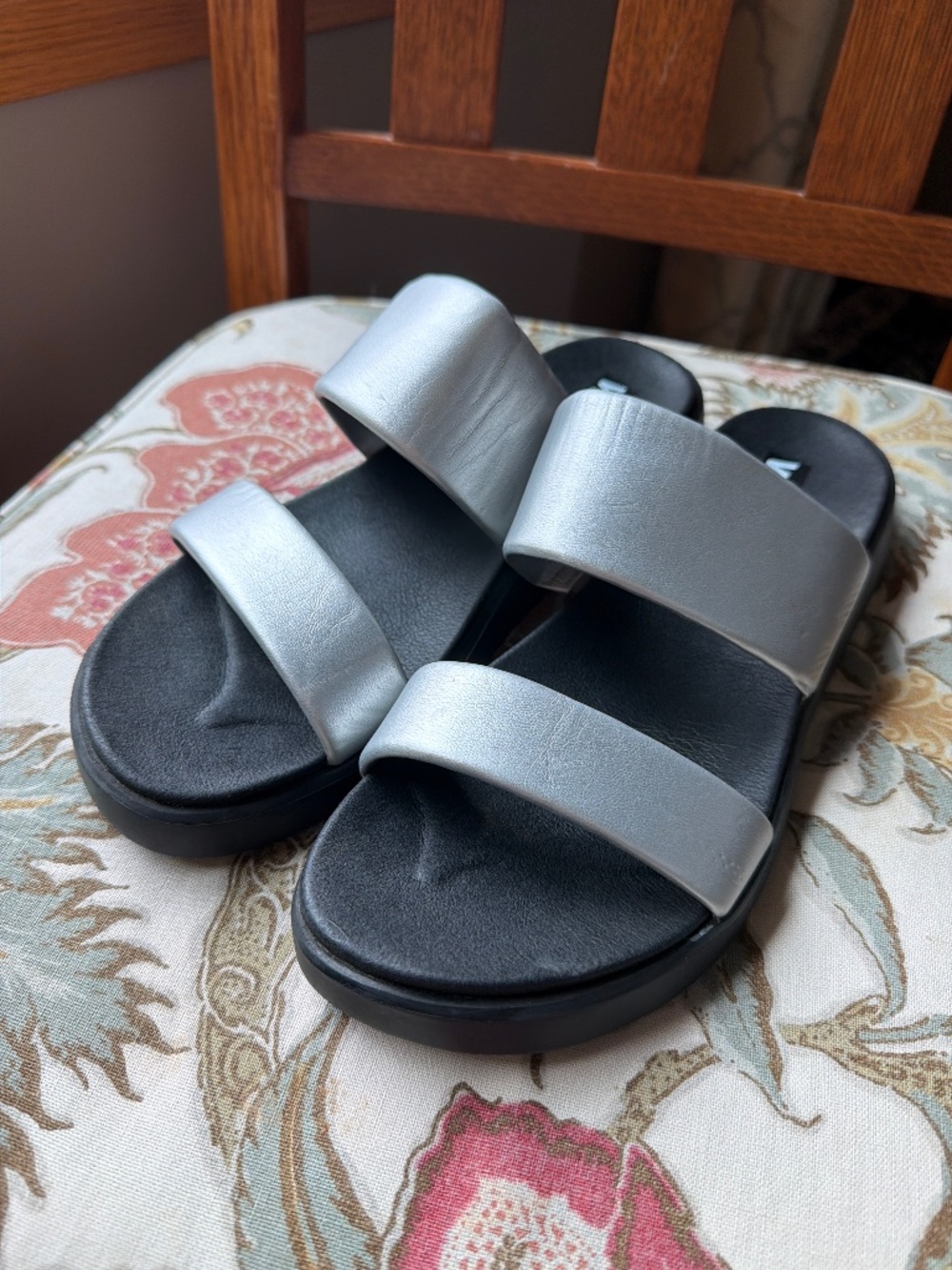 Comfy silver slides